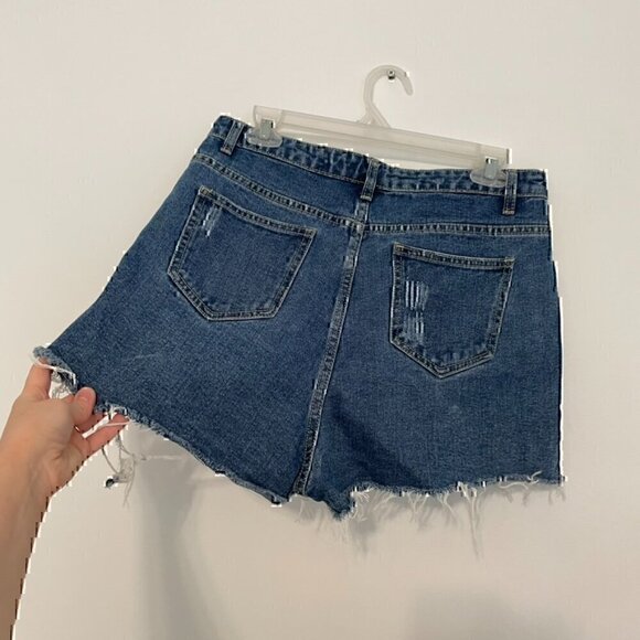 PRETTYLITTLETHING Dark Blue Wash Distressed Denim Mom Shorts Ripped High Waisted - Picture 15 of 15